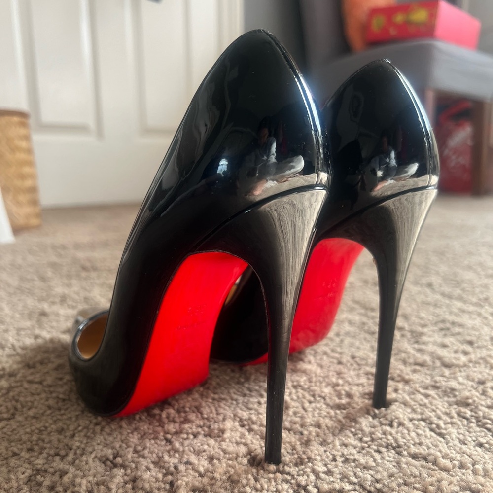 Classic So Kate Black Patent Louboutins